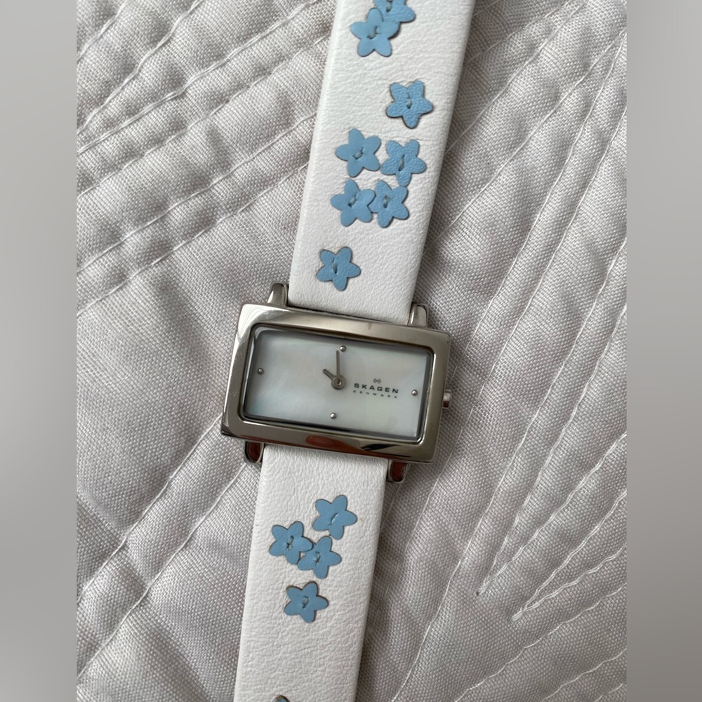 NEW! genuine leather Skagen Denmark women watch! - Picture 2 of 6